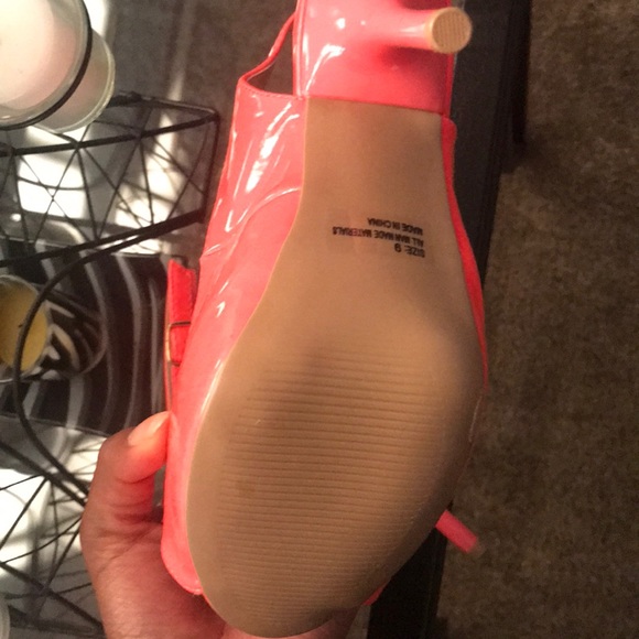 Pink Stilettos - Picture 4 of 4